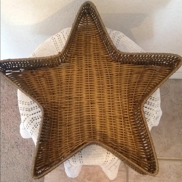 Vintage Star Wicker Basket - Picture 2 of 3